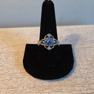 ❤ 3 /$ 12 ❤Silvertone Filagree Ring w/ Blue Stone